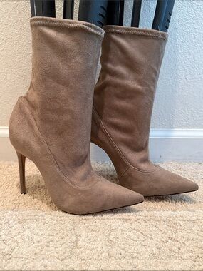 Schutz “Mislane” Pointy Toe Stiletto Sock Booties Faux Suede Size 6.5B Taupe